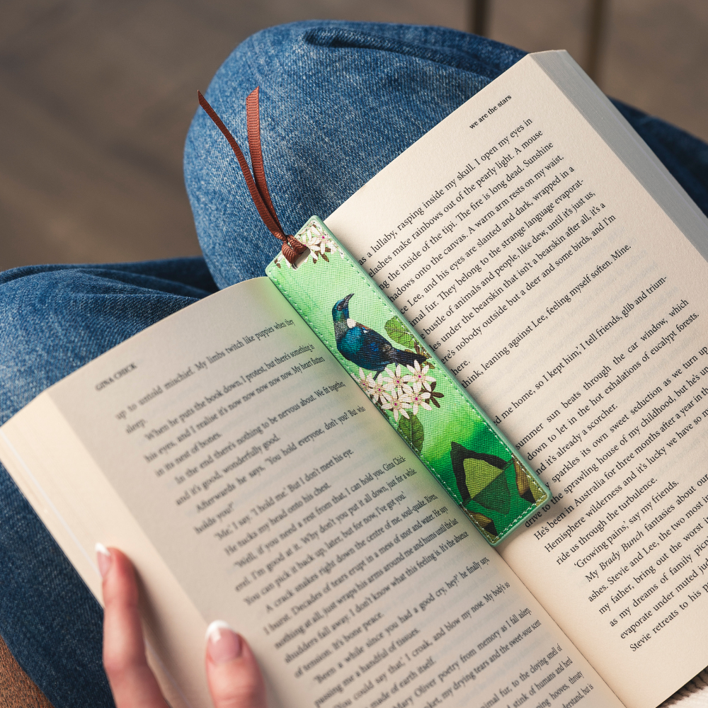 Bookmark - Tui in the Sky